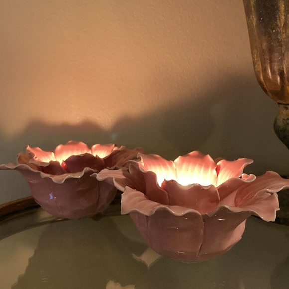 Pair of ceramic flower candle holders - Picture 3 of 3